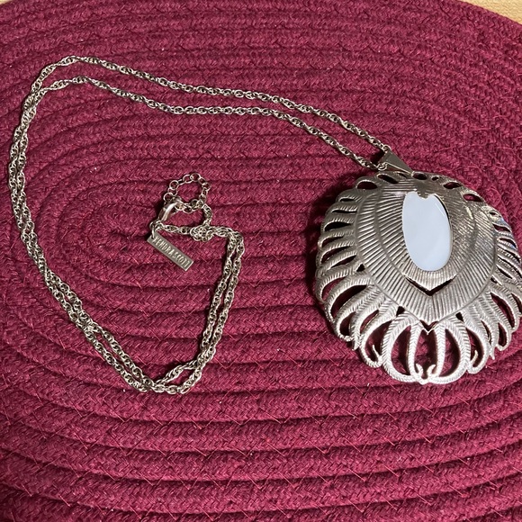 🌸Kendra Scott Lennox Feather Necklace - Picture 2 of 7